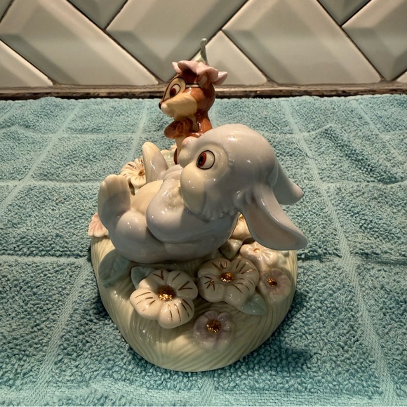 Lenox Walt Disney Showcase Thumper’s Flowery Friend Figurine Bambi EUC - Picture 3 of 6